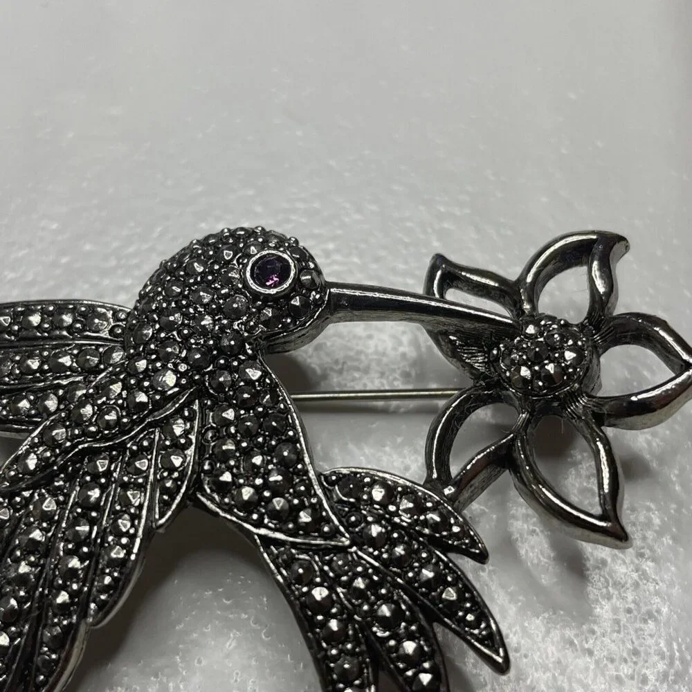 Avon Signed Hummingbird Silver Marcasite Rhinestone‎ Brooch Pin Vintage